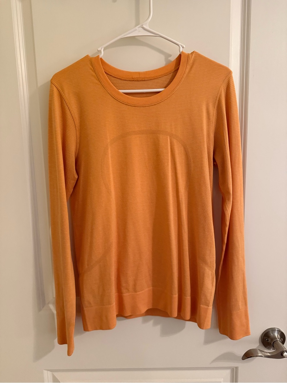 Lululemon women’s long sleeve - Orange size 6